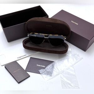 Tom Ford Sunglasses Aviator Style tortoise KIT ASTUCCIO RIGIDO unisex